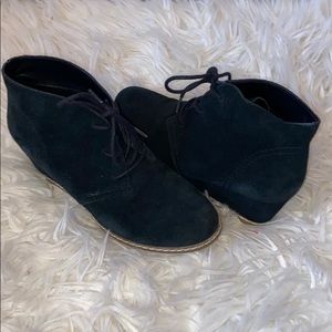 Barely worn black stylish girls boots